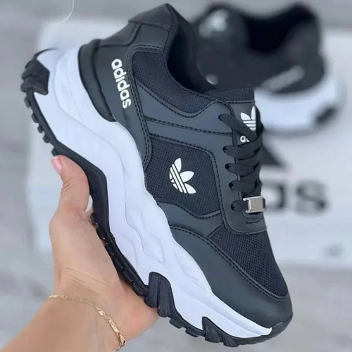 sneakers modèle trainer 2025/2026